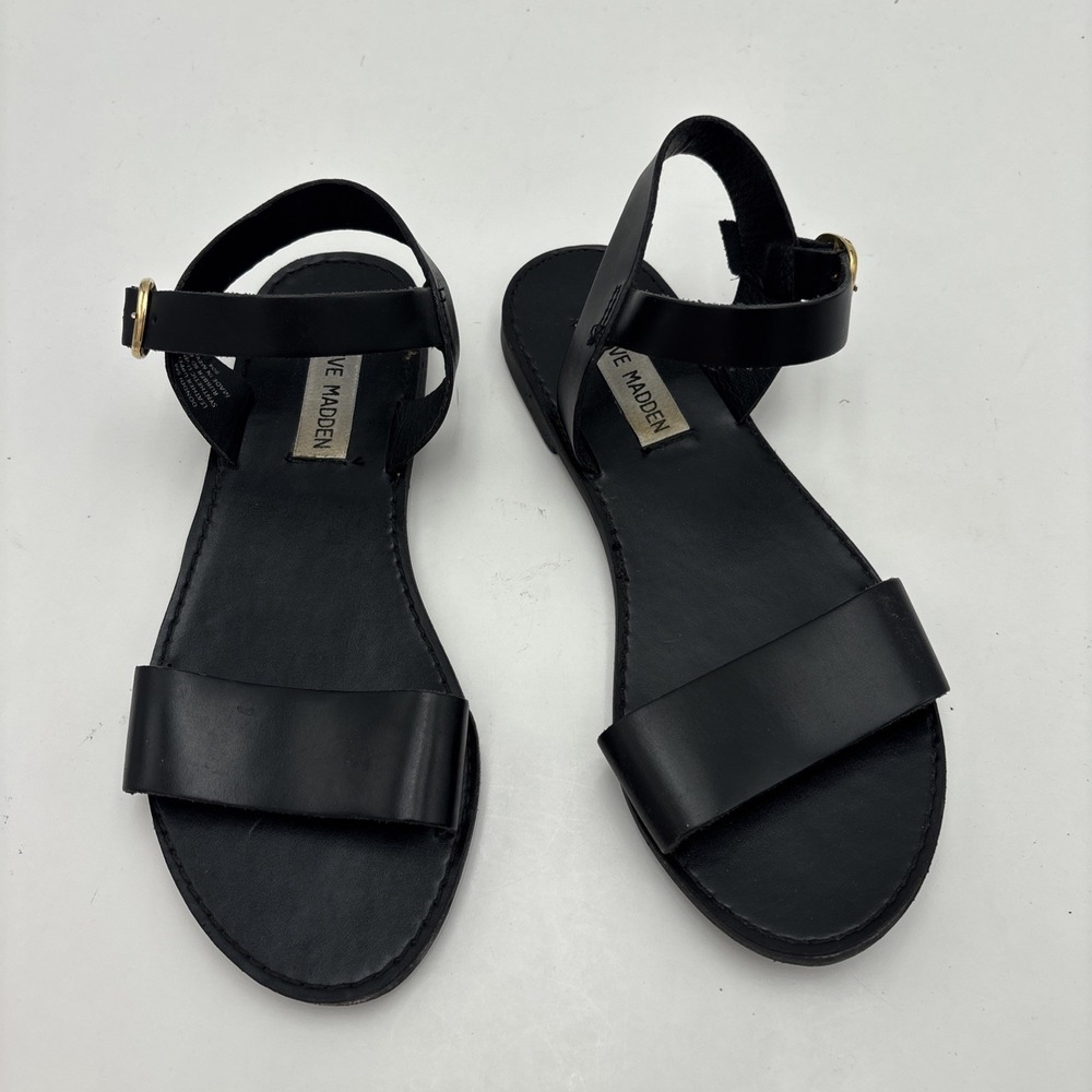 Steve Madden Donddi Black Leather  Flat‎ Sandals – Women's Size 5